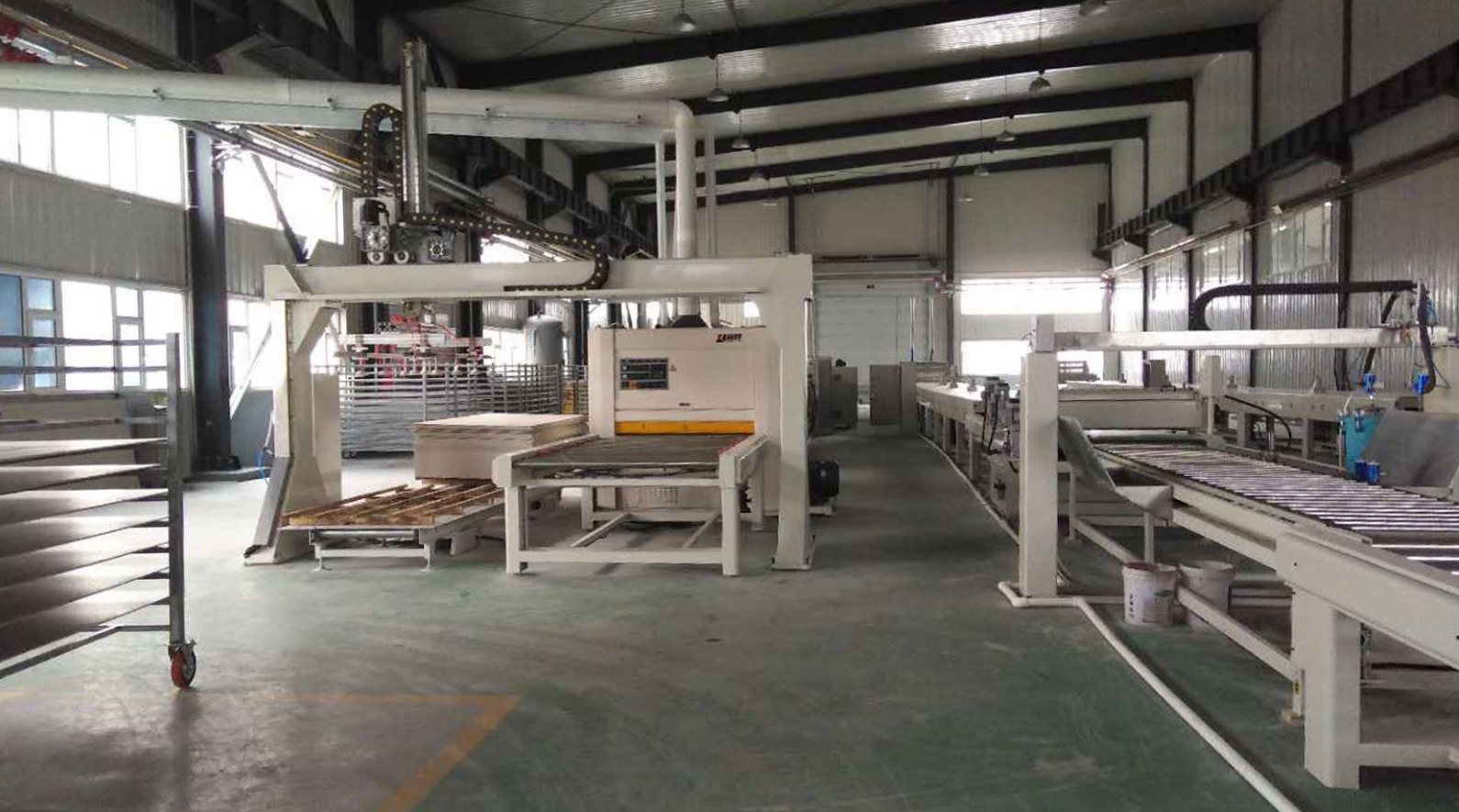 Automatic fluorocarbon paint coating line for f...